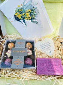 Small sentiment gift box
