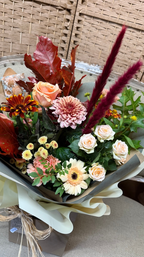 A Little Autumn Gesture Bouquet