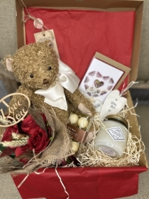 Loves Embrace Hamper