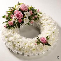 Traditional Blocked Wreath 